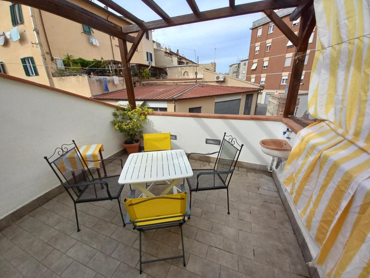 "La Casita", 2 Floors Apartment, Private Parking 1 Car Or 2 Bikes, Air-Cond And Terrace Livorno Exterior photo